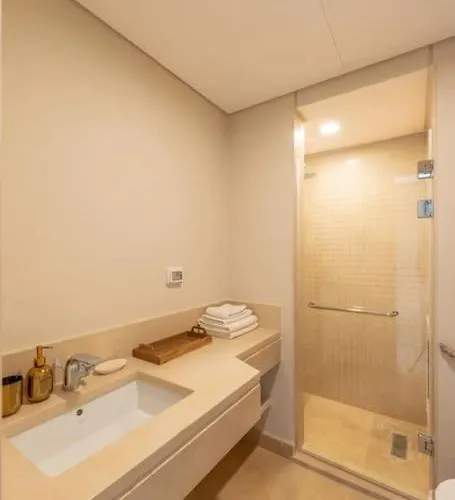 Mangroovy - Spacious Boho 2 Bedroom Pool View