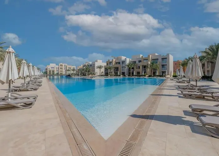 Mangroovy - Spacious Boho 2 Bedroom Pool View Hurgada