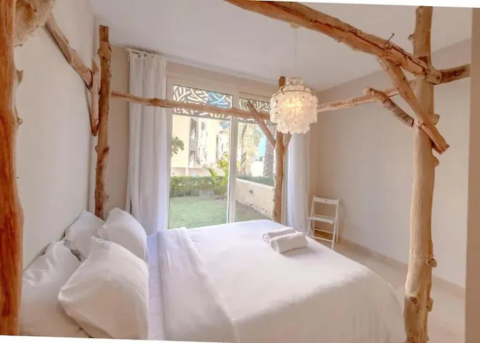 Daire Mangroovy - Spacious Boho 2 Bedroom Pool View