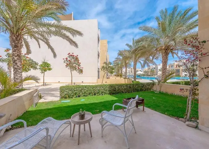 Mangroovy - Spacious Boho 2 Bedroom Pool View Daire