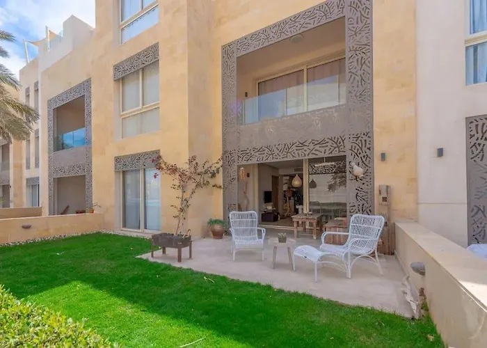 Mangroovy - Spacious Boho 2 Bedroom Pool View *