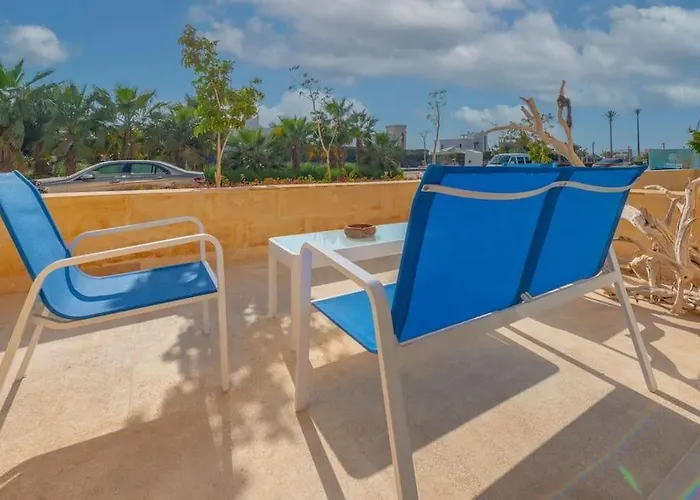 Mangroovy - Spacious Boho 2 Bedroom Pool View
