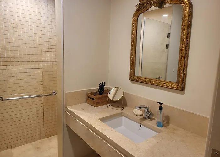 Mangroovy - Spacious Boho 2 Bedroom Pool View Gurdaka