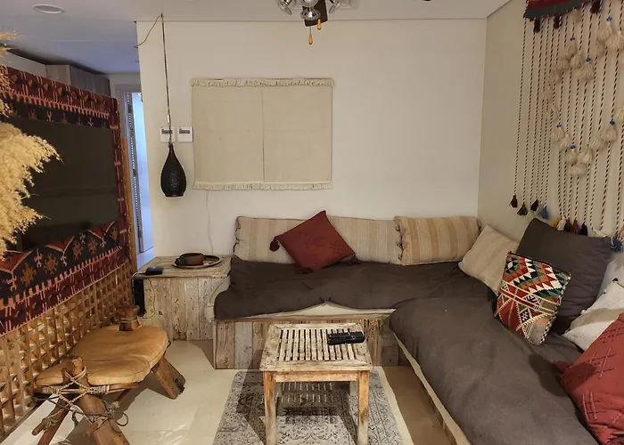 Mangroovy - Spacious Boho 2 Bedroom Pool View * Gurdaka